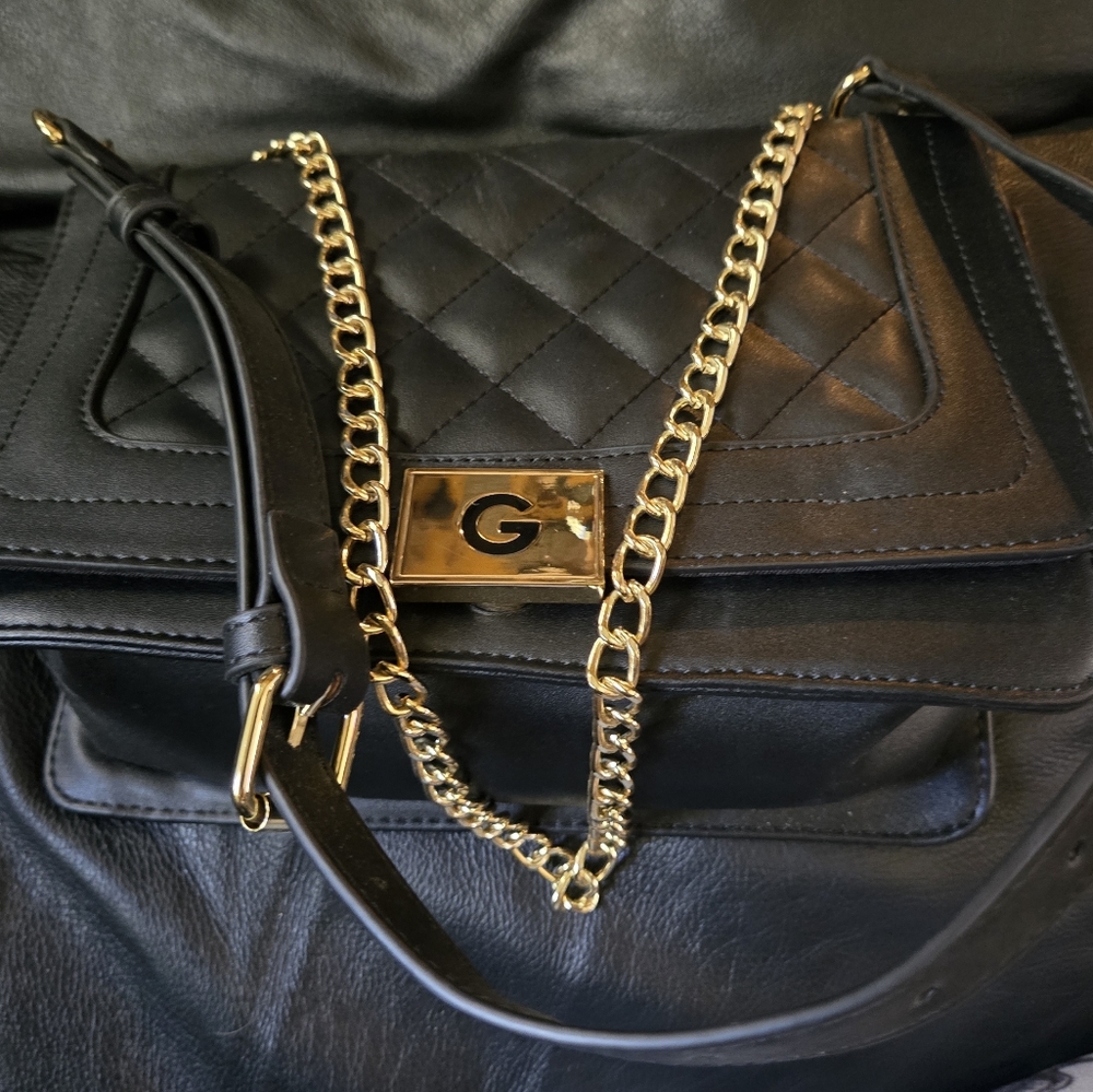 G by Guess NEW black & gold quilted bag 10"x7"x4" - Picture 2 of 6